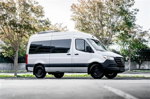 VehicleTypeID164LocationID116exterior_02933-min VehicleTypeID164LocationID116exterior_02933-min