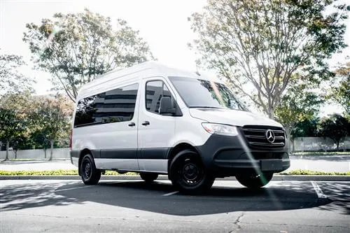 VehicleTypeID164LocationID116exterior_02943-min VehicleTypeID164LocationID116exterior_02943-min