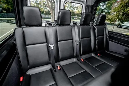 VehicleTypeID164LocationID116interior_03050-min VehicleTypeID164LocationID116interior_03050-min