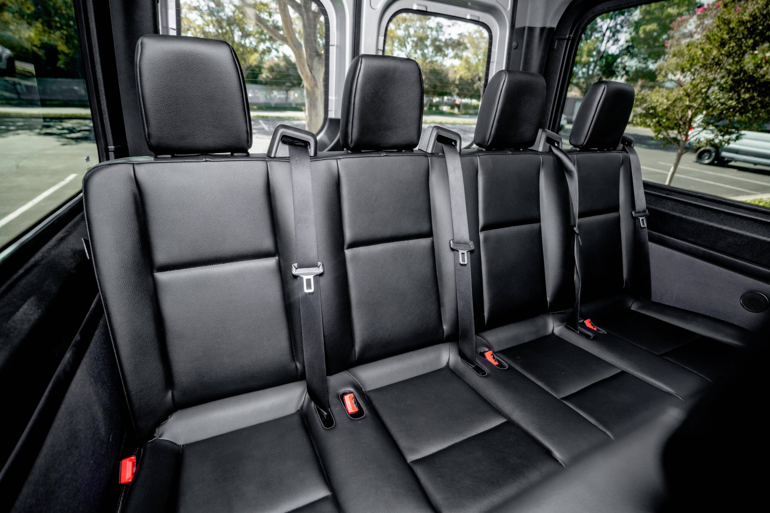 
								2024 Silver Mercedes Sprinter full									