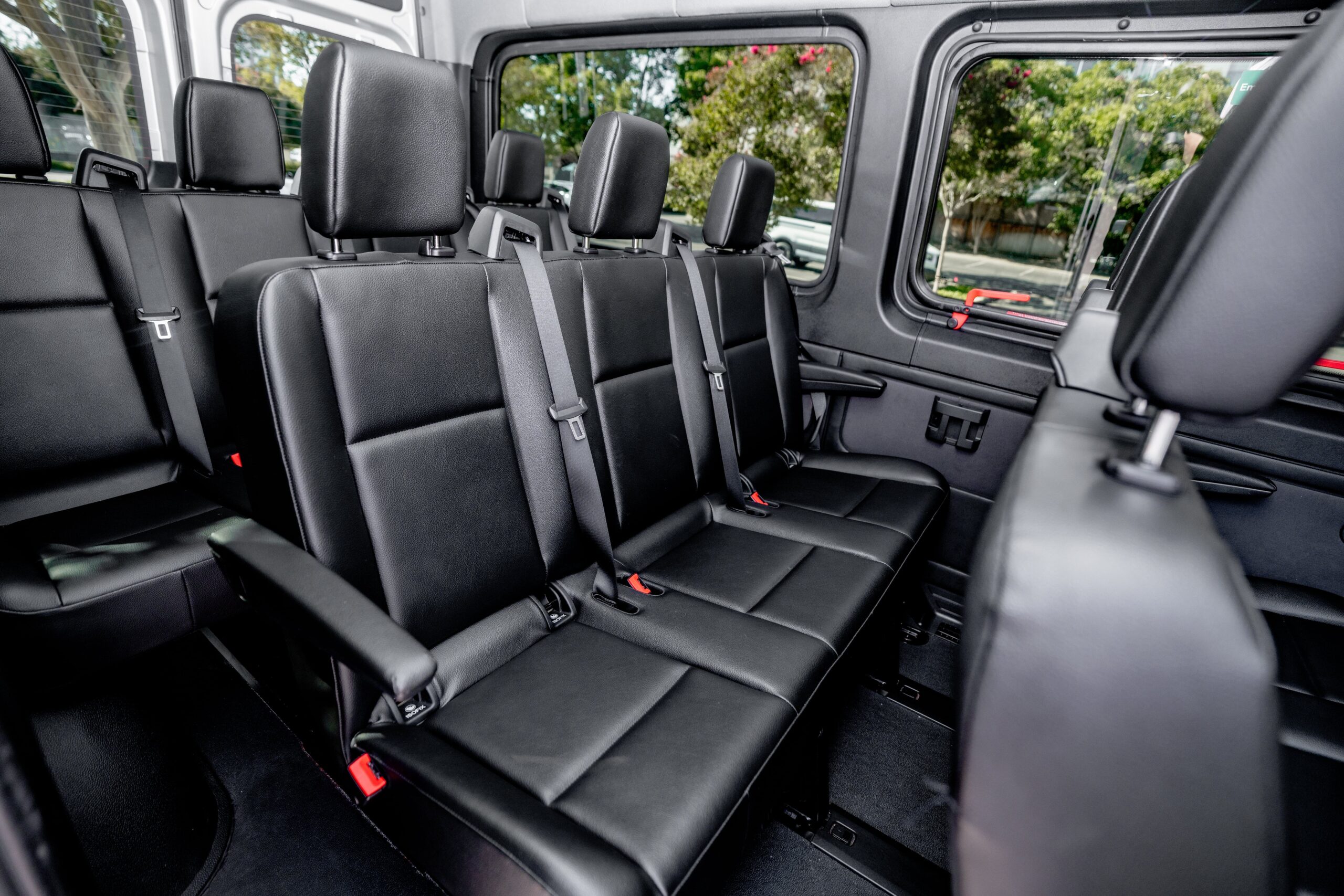 
								2024 Silver Mercedes Sprinter full									