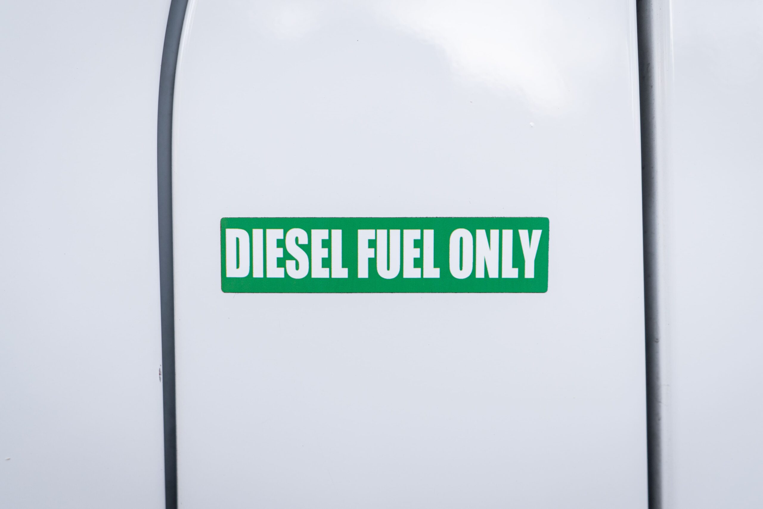 
								2025 White Sprinter -15 full									