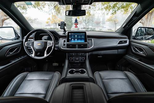 
								2023 Suburban Black LS 2WD full									