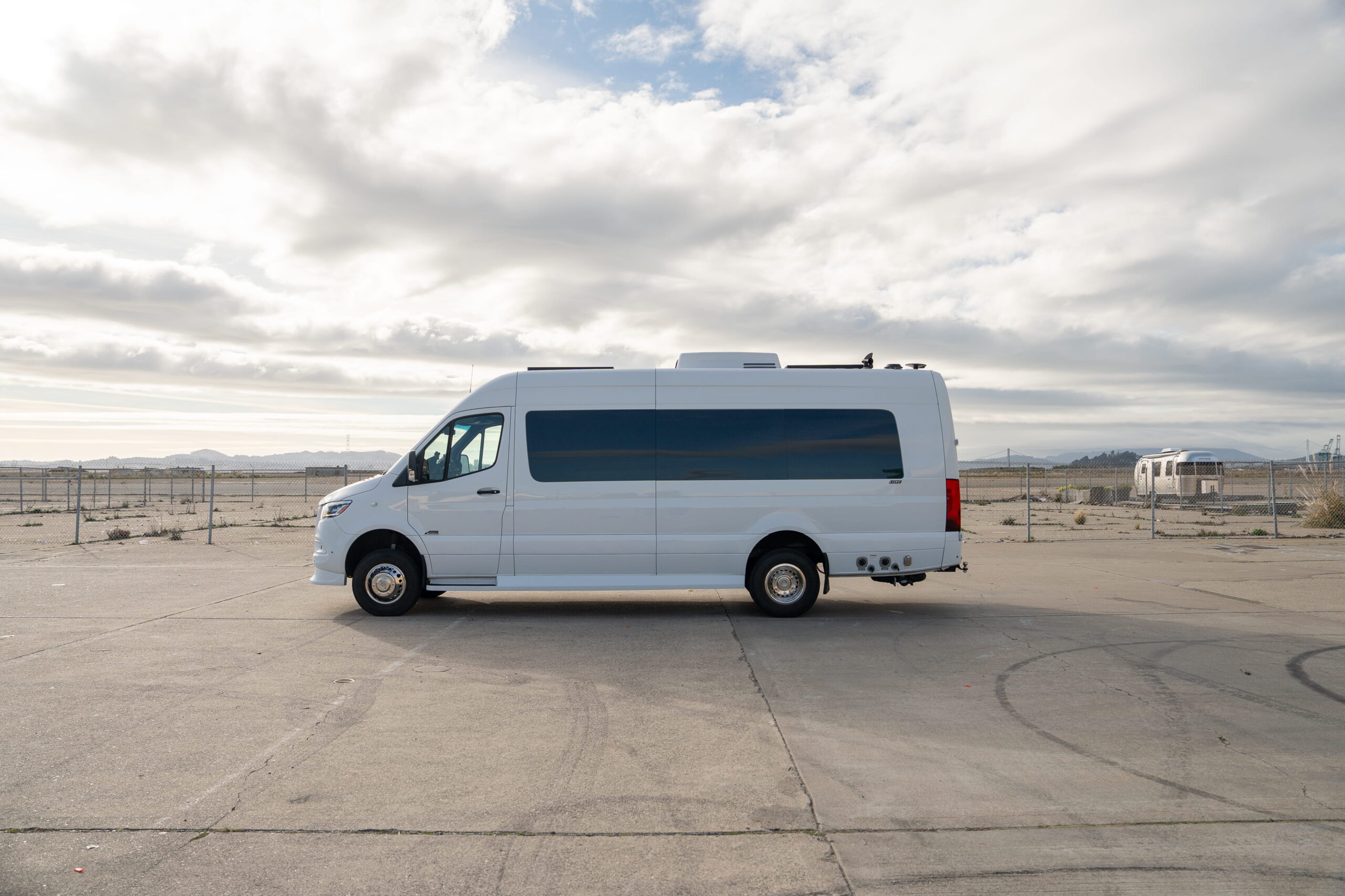 
								2023 Mercedes Benz Sprinter 3500 Luxe Edition full									