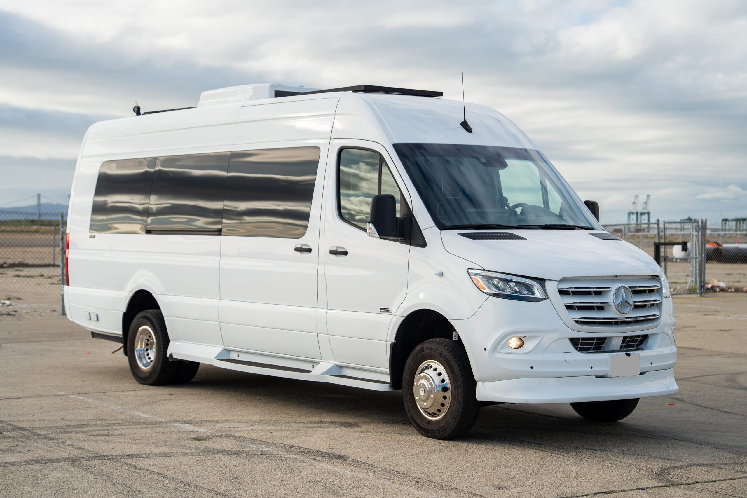 
								2023 Mercedes Benz Sprinter 3500 Luxe Edition full									