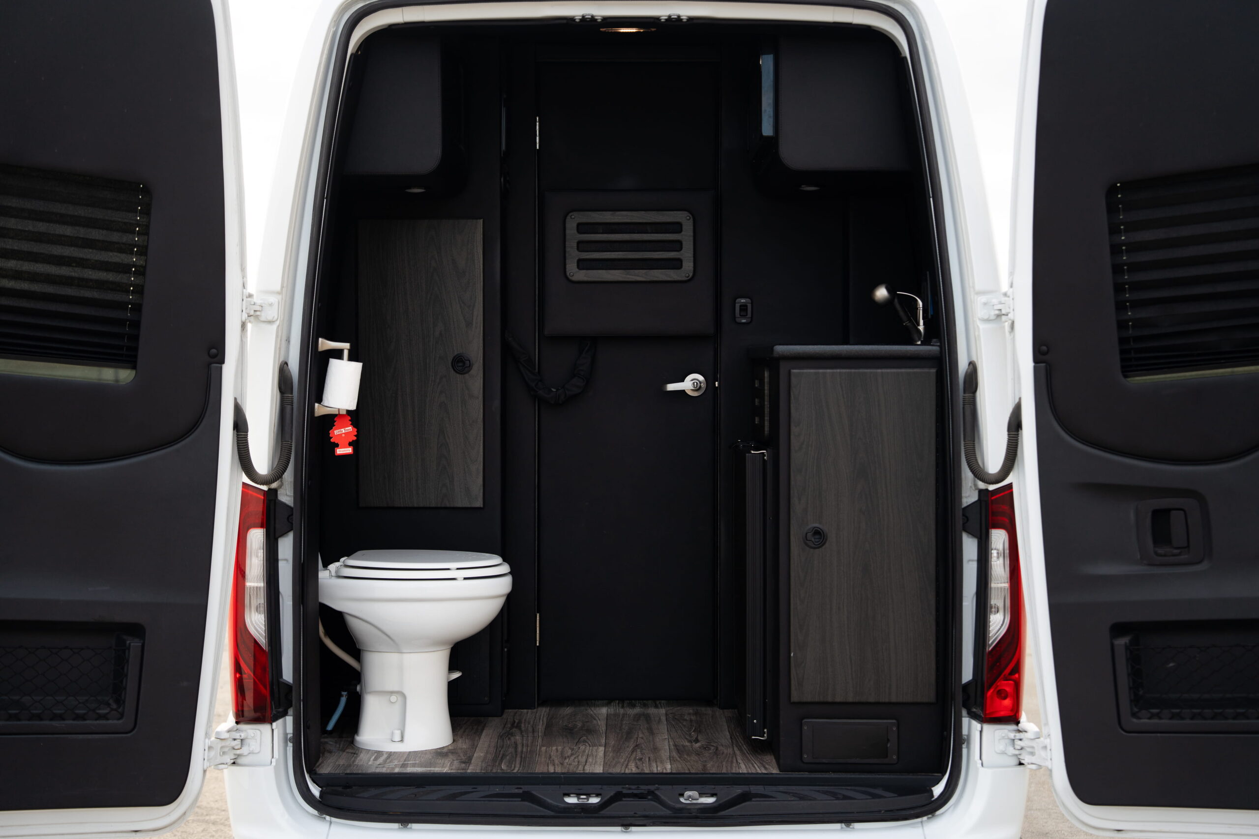 
								2023 Mercedes Benz Sprinter 3500 Luxe Edition full									