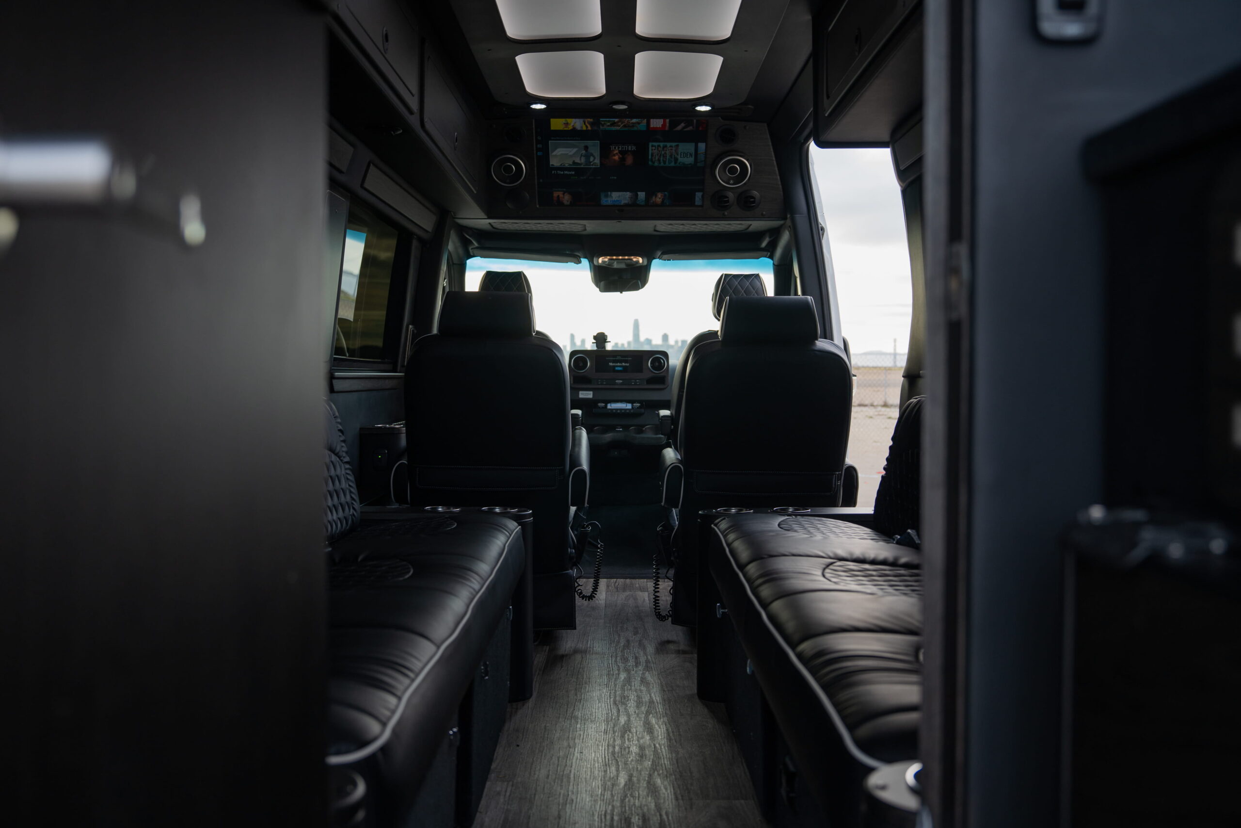 
								2023 Mercedes Benz Sprinter 3500 Luxe Edition full									