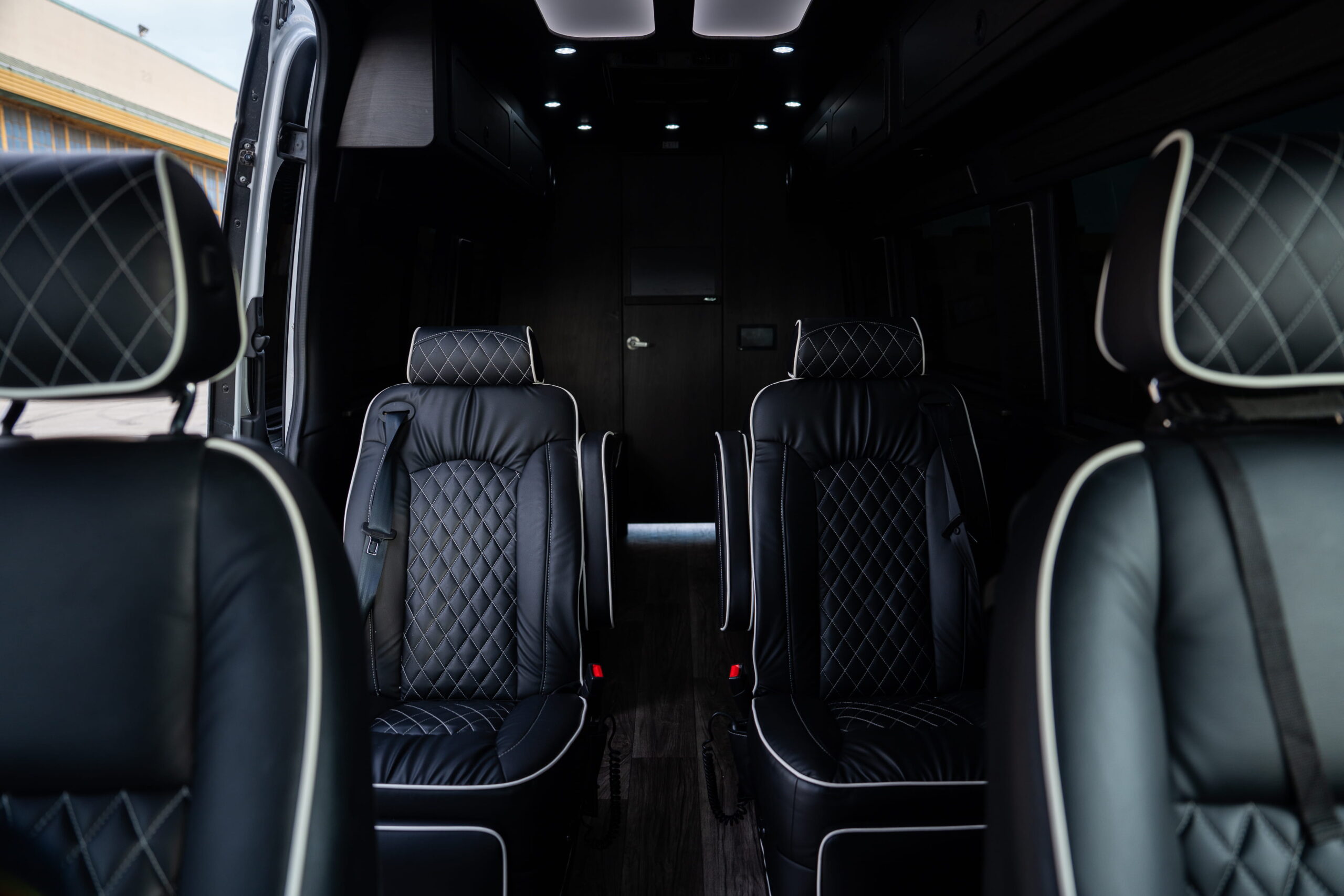 
								2023 Mercedes Benz Sprinter 3500 Luxe Edition full									