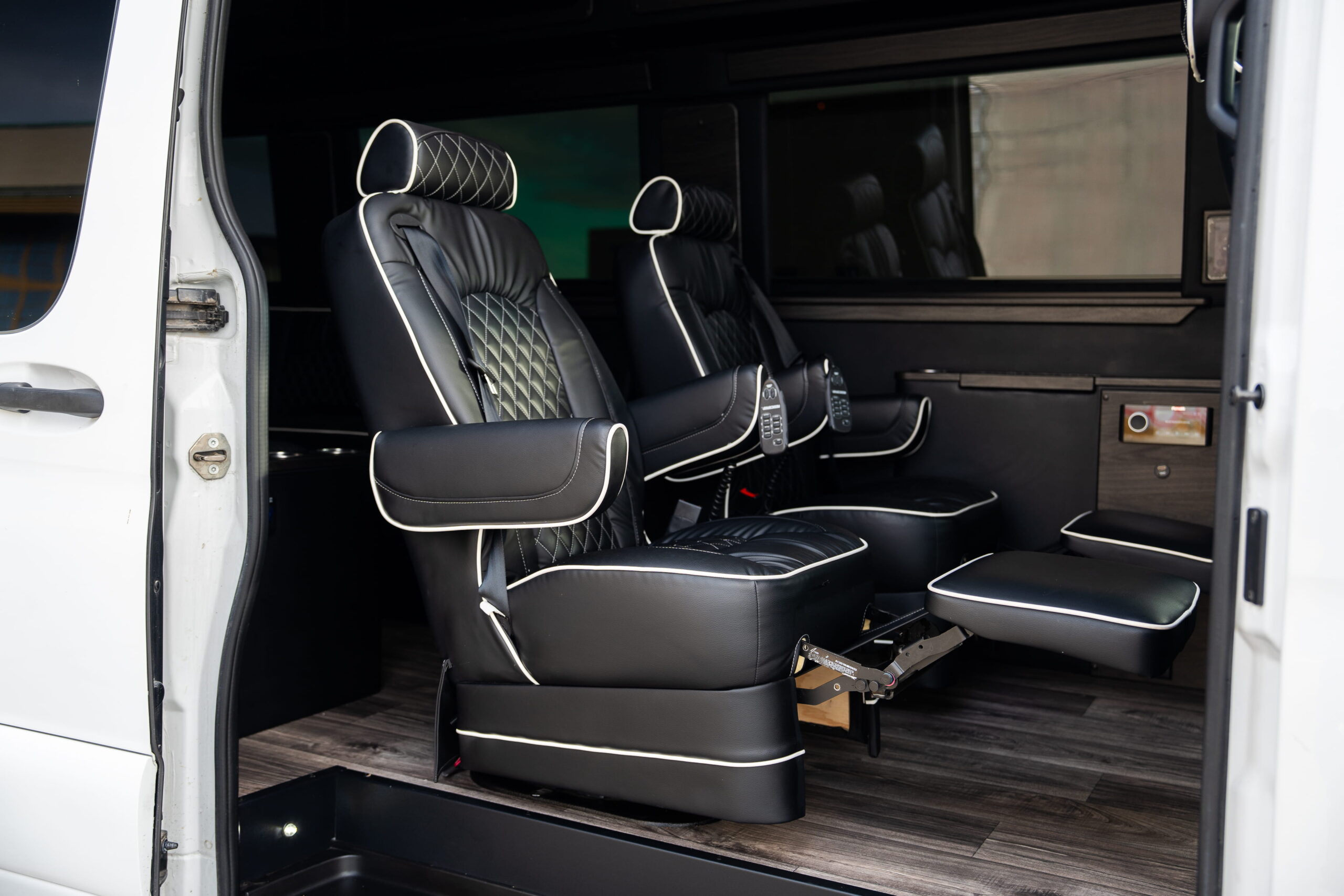 
								2023 Mercedes Benz Sprinter 3500 Luxe Edition full									