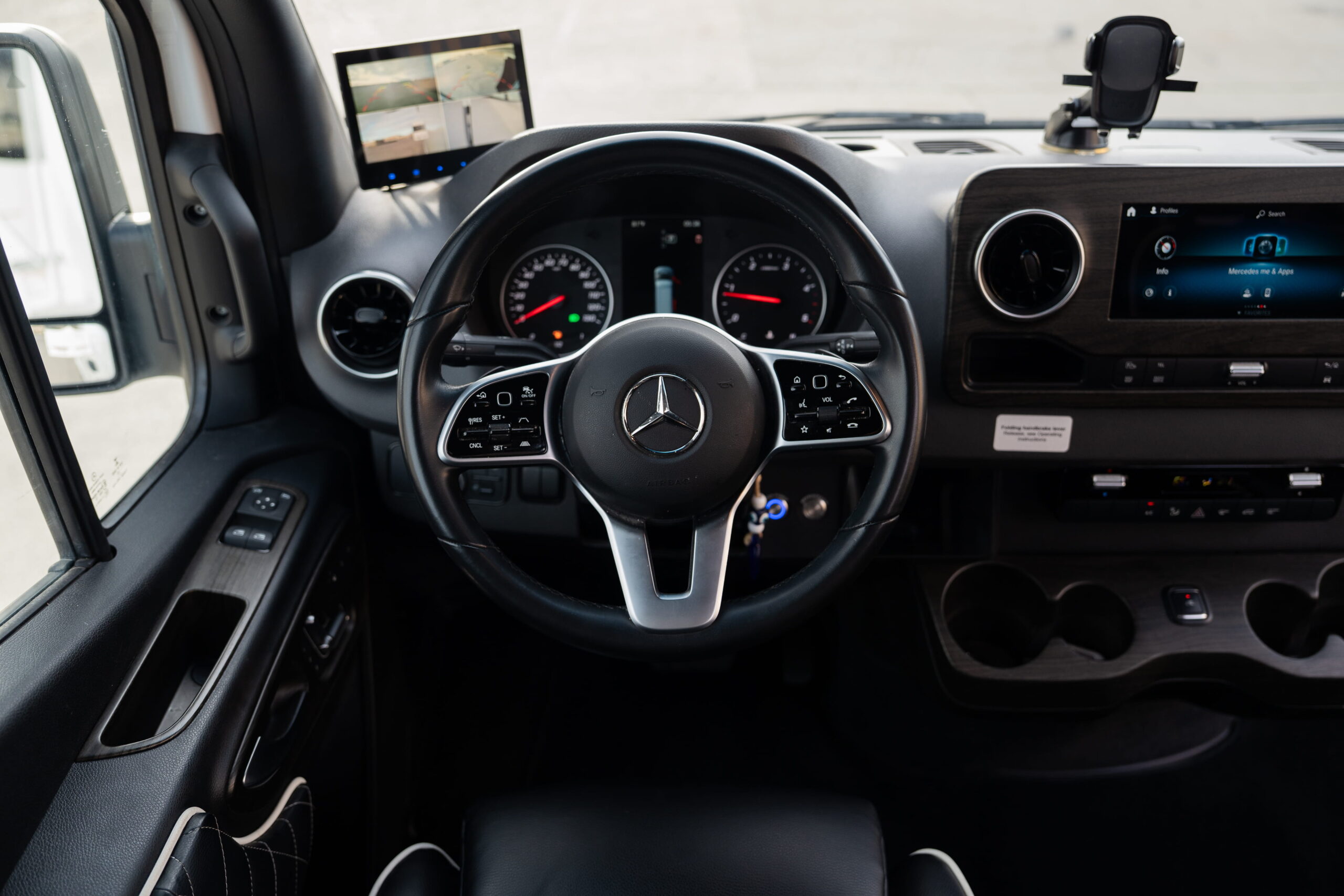 
								2023 Mercedes Benz Sprinter 3500 Luxe Edition full									