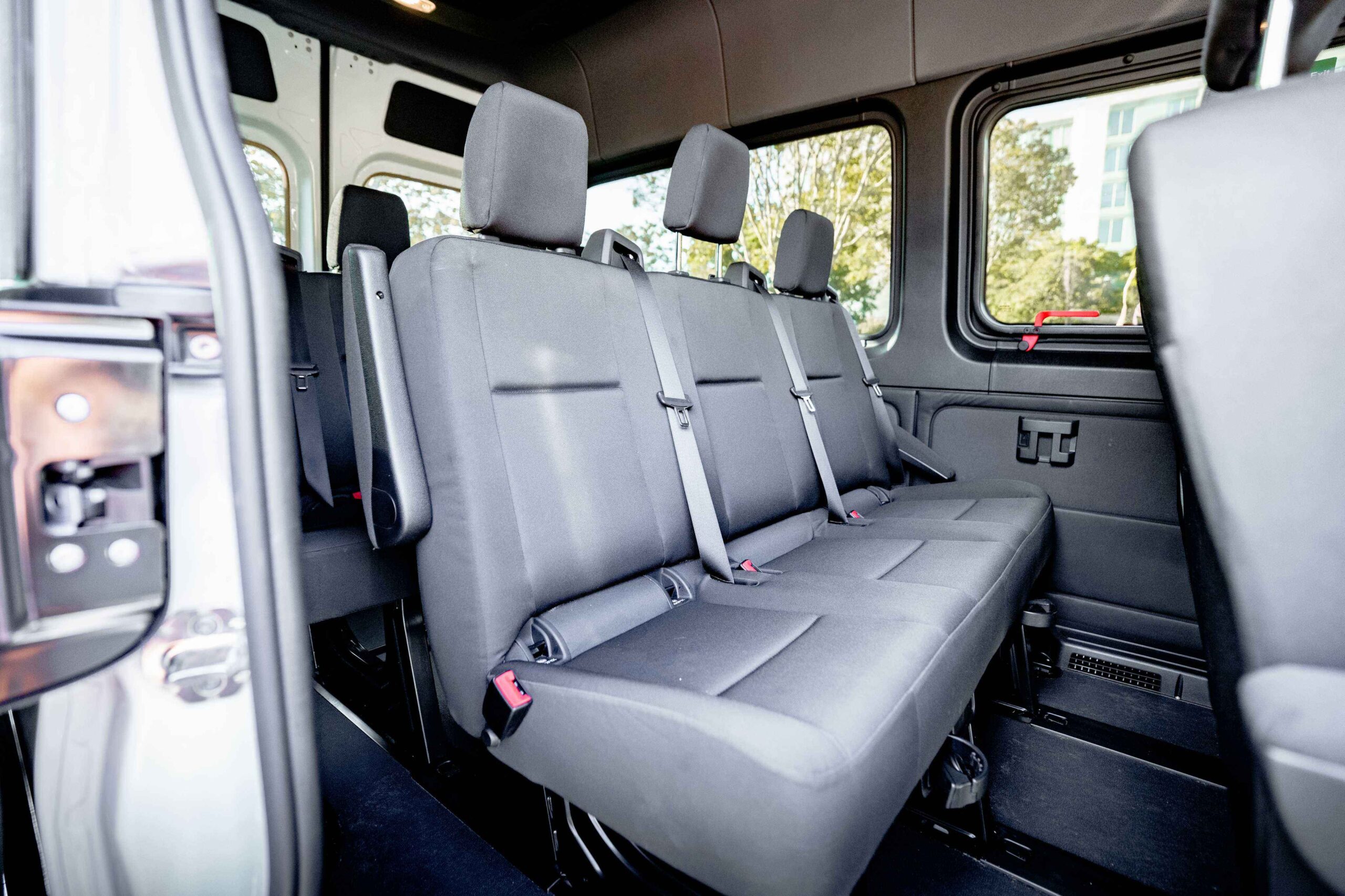
								2025 White Sprinter 2500 full									