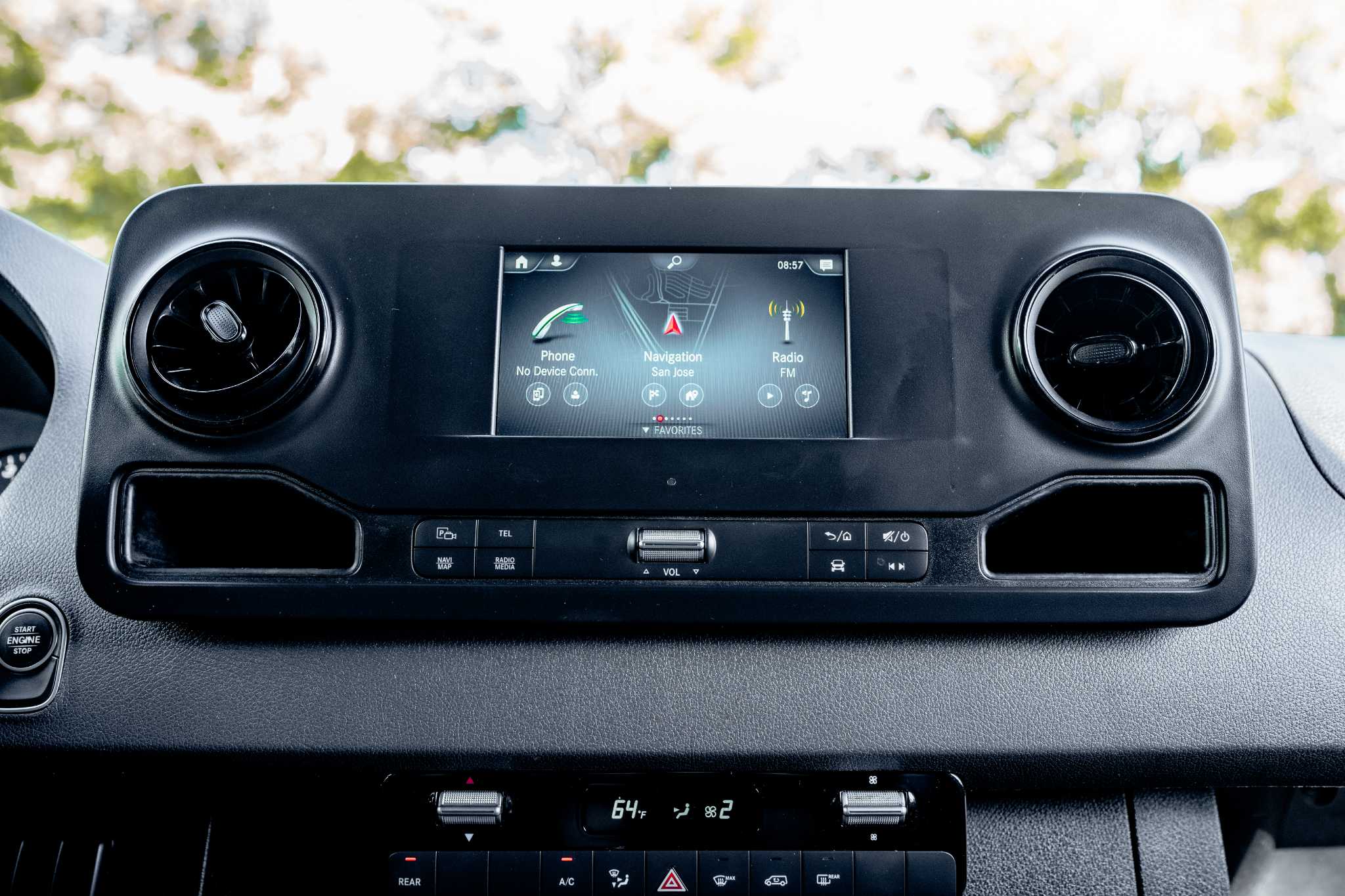 
								2024 Black Sprinter 2500 full									