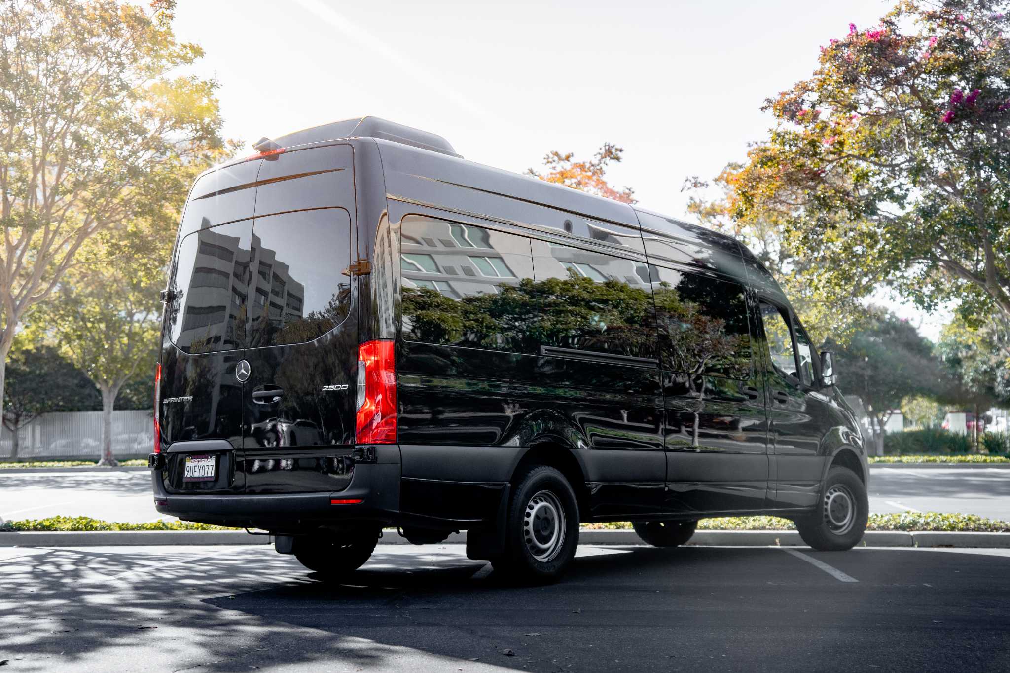 
								2024 Black Sprinter 2500 full									