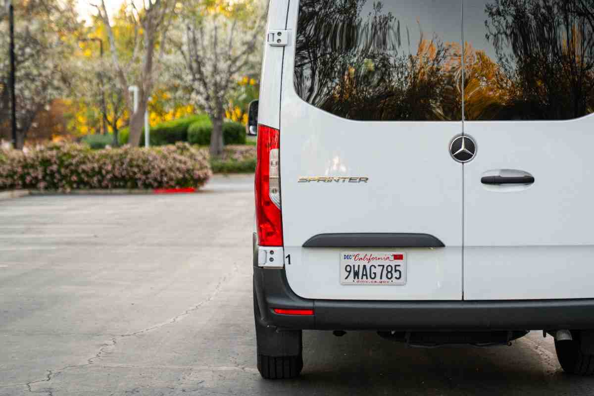 
								2025 White Sprinter 2500 full									