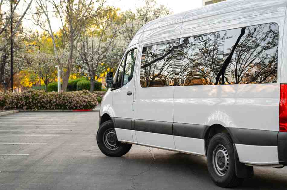 
								2025 White Sprinter 2500 full									