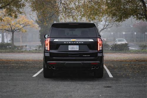 
								2023 Suburban Black LS 2WD full									