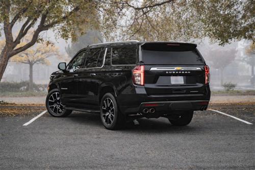 
								2023 Suburban Black LS 2WD full									