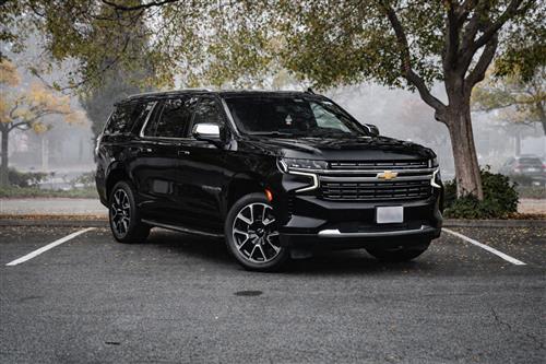 
								2023 Suburban Black LS 2WD full									