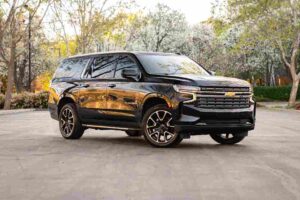 2023 Suburban Black LS 2WD