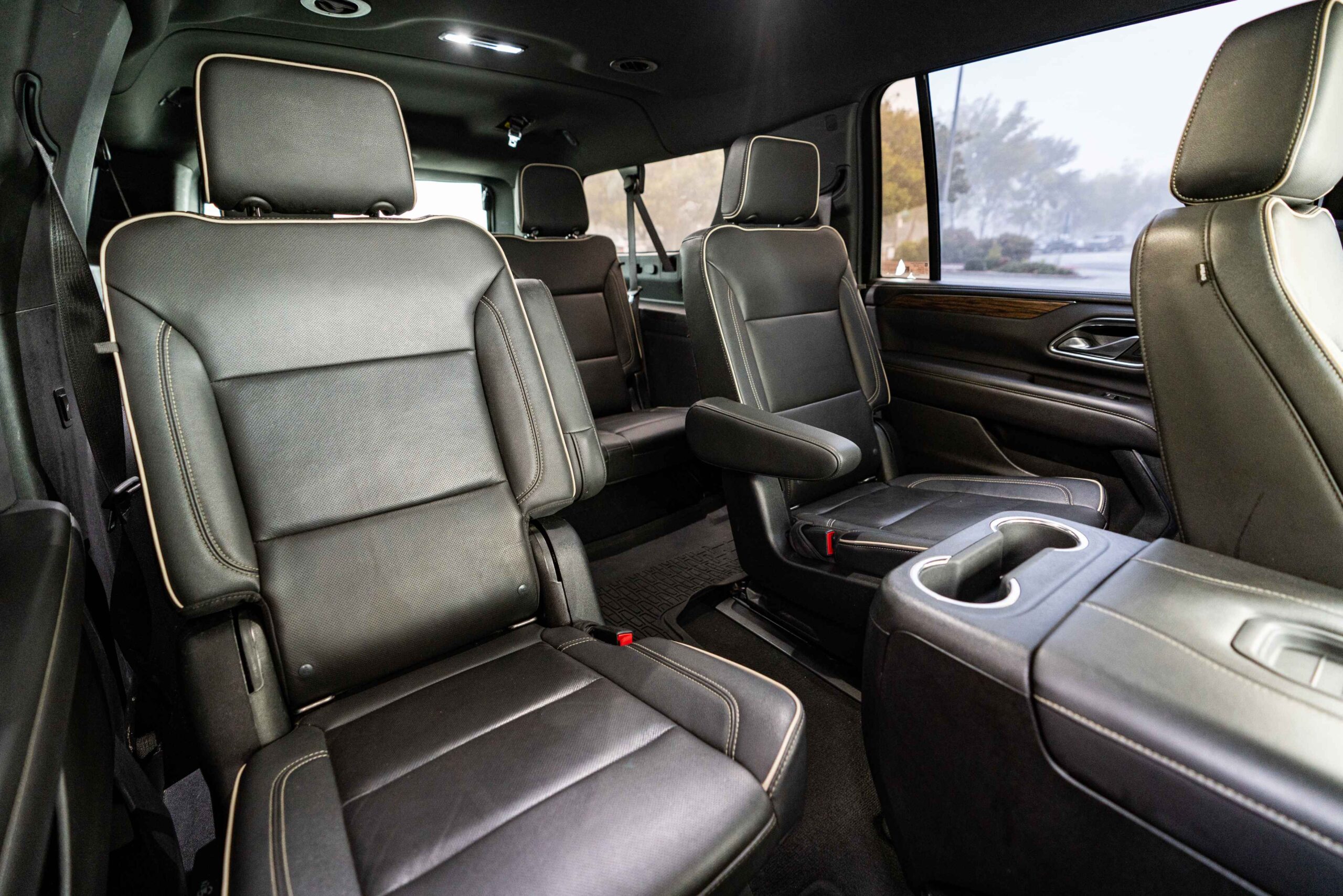 
								2024 Chevrolet Suburban LT full									