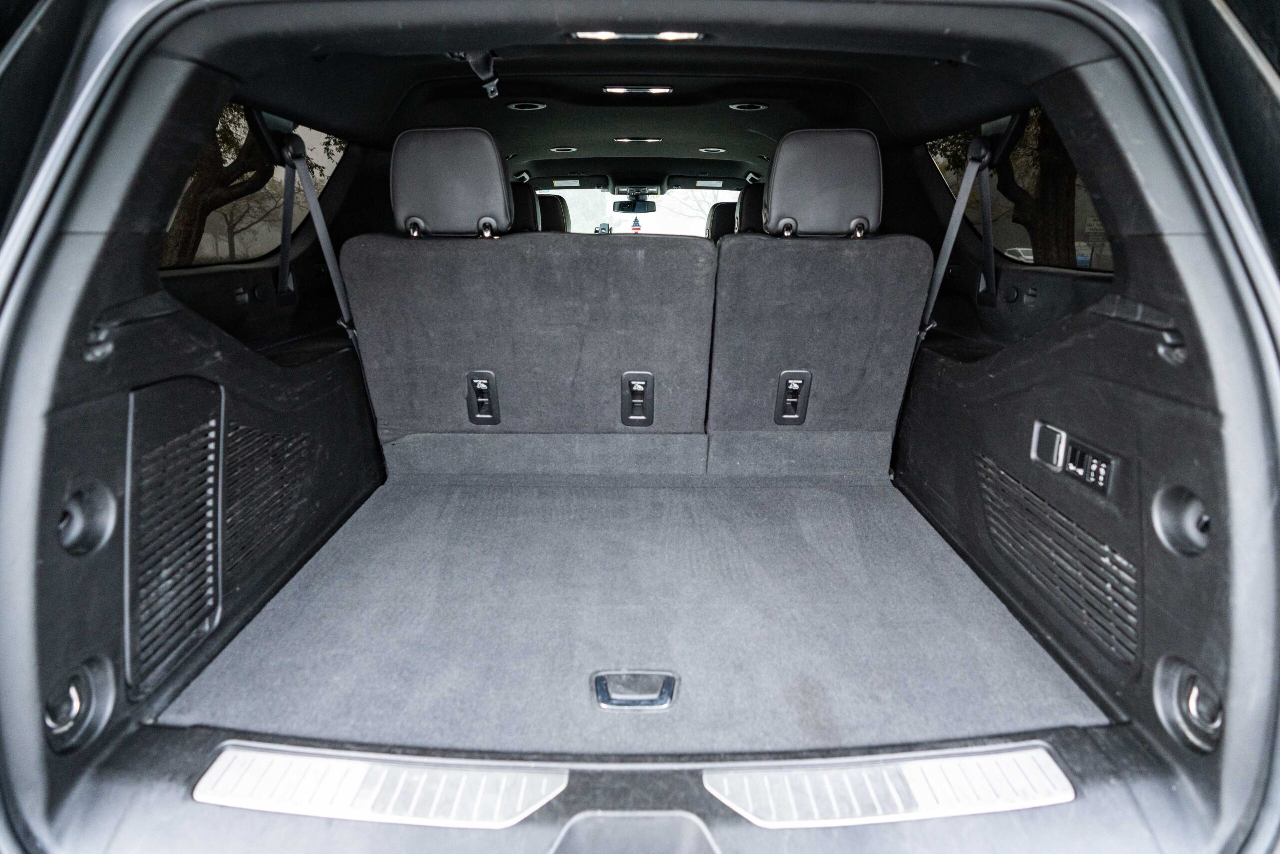 
								2024 Chevrolet Suburban LT full									