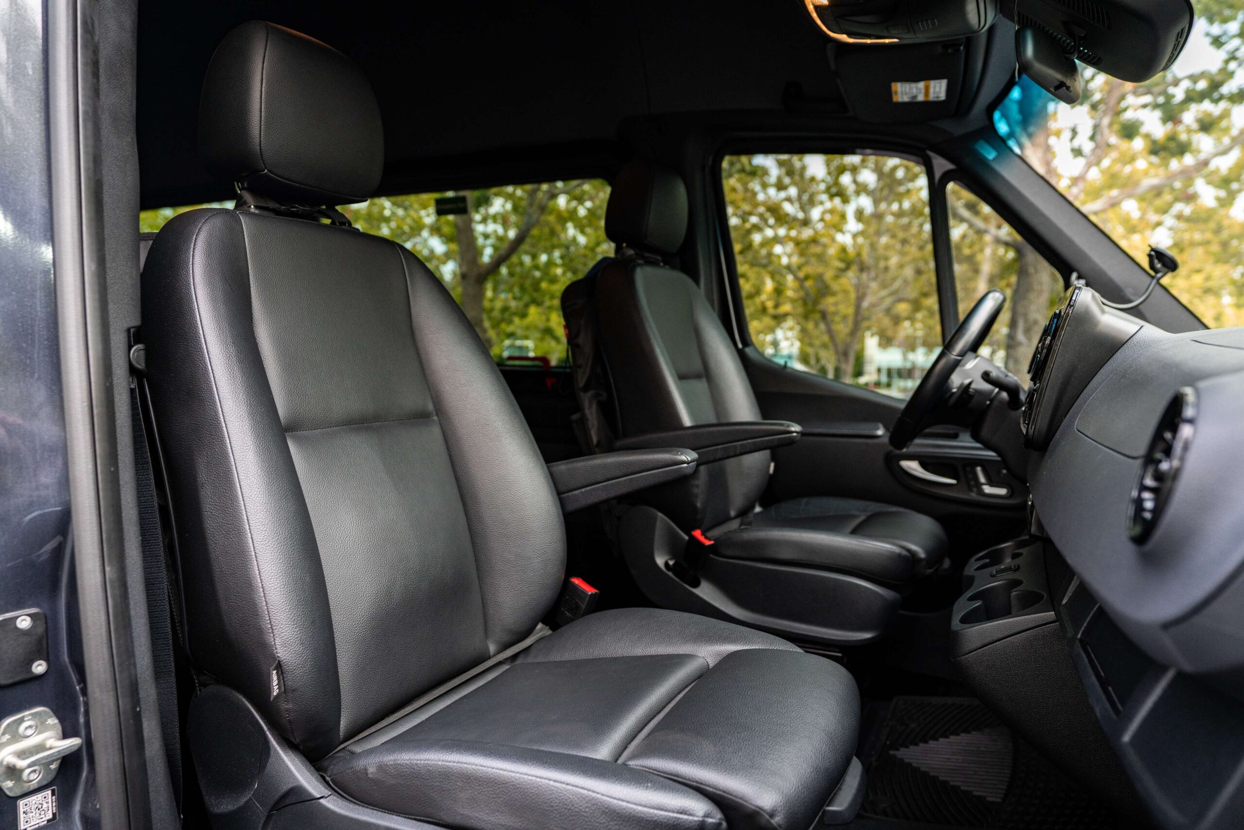 
								2021 Mercedes Benz Sprinter full									